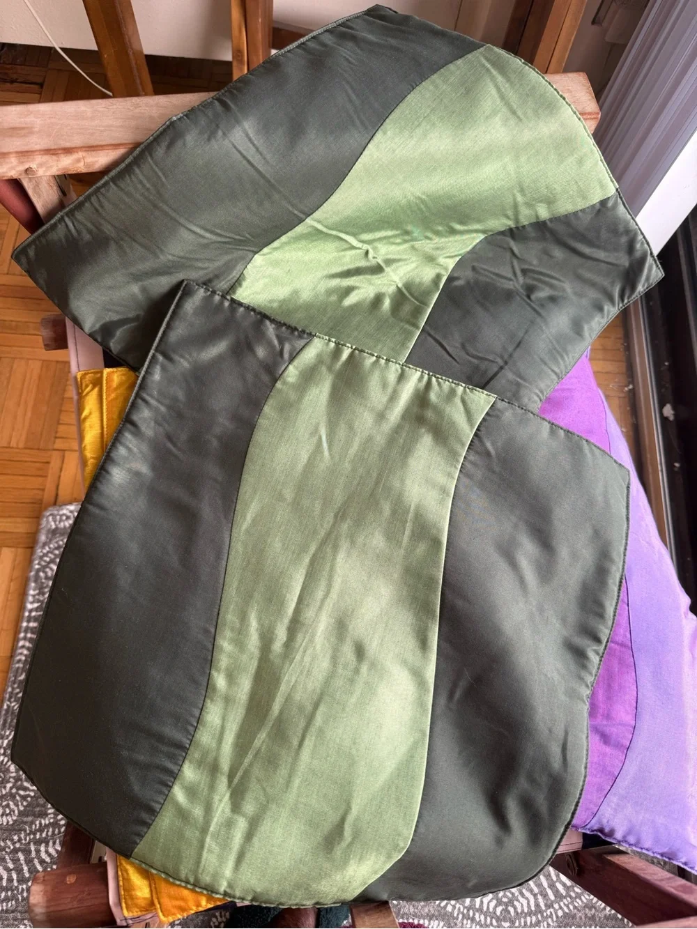 EUC ALL SILK Pillow Covers 2 toned Green or 2 toned Yellow/Cream